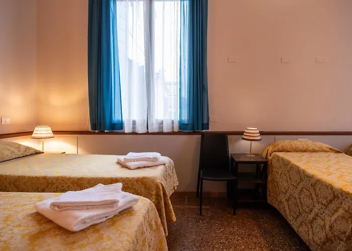 Foresteria Valdese Hostel Velence